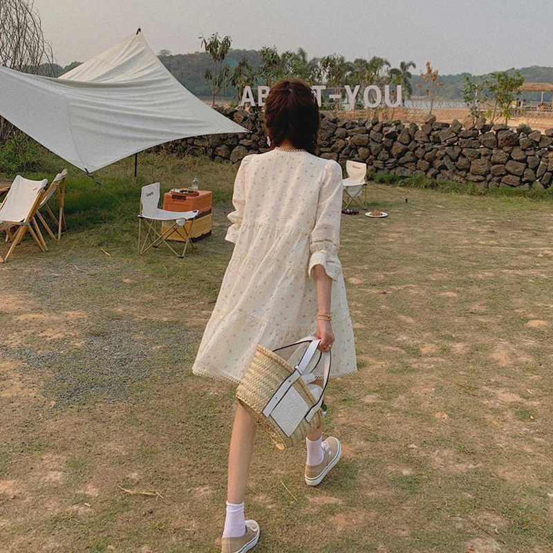Korean Summer 2021 Kawaii Chic Short Sleeve Elegant Floral Dresses Women Casual V-Neck Sweet Vintage Dresses One Piece Dresses
Korean Summer 2021 Kawaii Chic Short Sleeve Elegant Floral Dresses Women Casual V-Neck Sweet Vintage Dresses One Piece Dresses