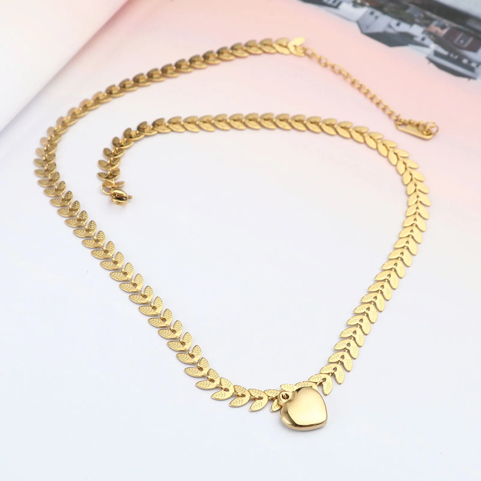 Gold-plated Leaf Chain Love Heart Pendant Stainless Steel Necklace for Women Party Fashion Jewelry Anniversary Gift 40cm-1PC
Gold-plated Leaf Chain Love Heart Pendant Stainless Steel Necklace for Women Party Fashion Jewelry Anniversary Gift 40cm-1PC