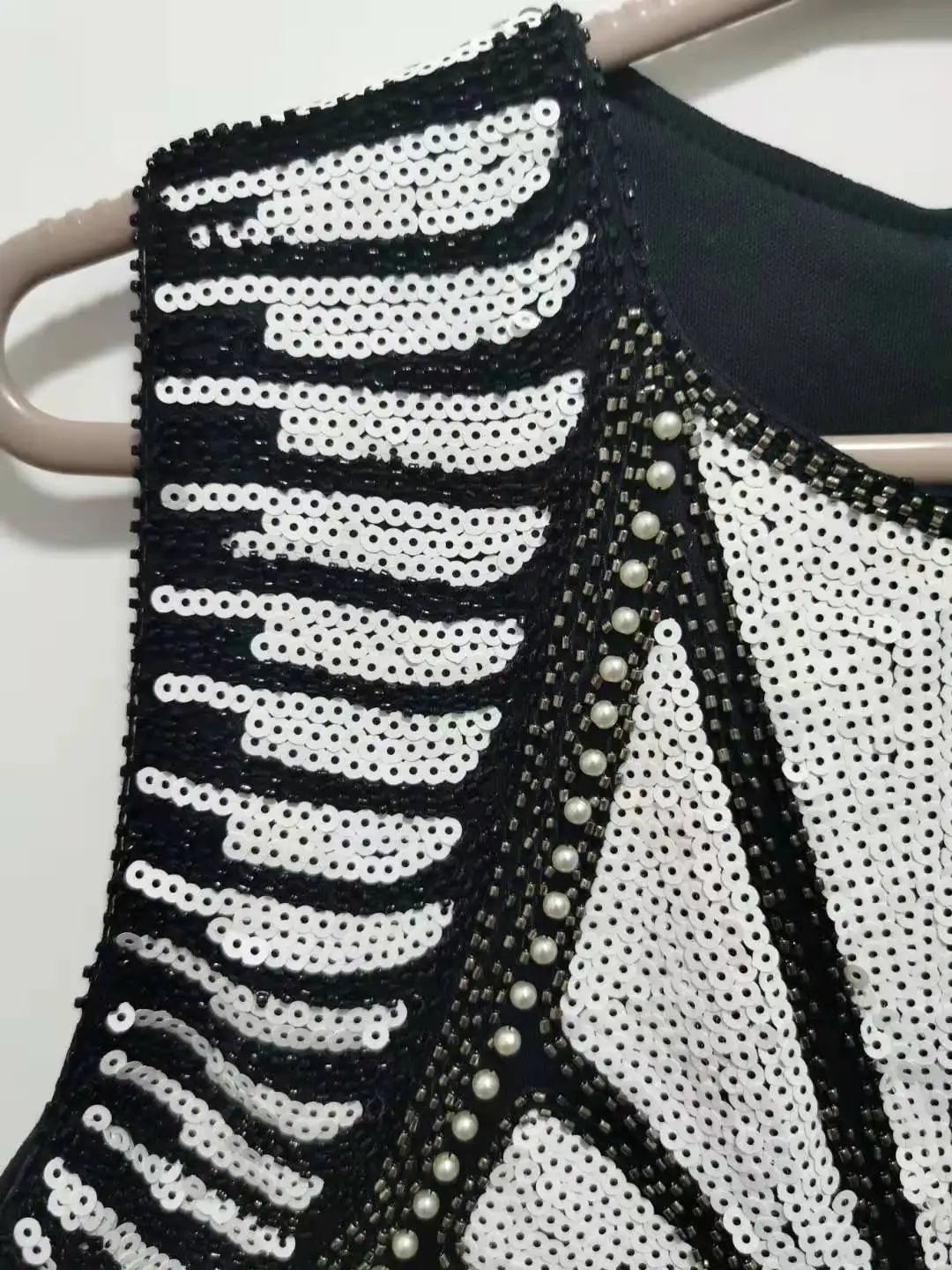 2021 new women's beaded vest Limited edition vest women's spring vest Beaded clothing studs for women beads vest
2021 new women's beaded vest Limited edition vest women's spring vest Beaded clothing studs for women beads vest