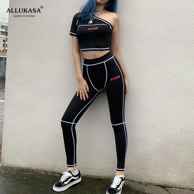 Комплект Allukasa из 2 предметов, топ, леггинсы, наряд с принтом на одно плечо, полосатый лоскутный Повседневный женский короткий пуловер, брюки ...
Комплект Allukasa из 2 предметов, топ, леггинсы, наряд с принтом на одно плечо, полосатый лоскутный Повседневный женский короткий пуловер, брюки ...