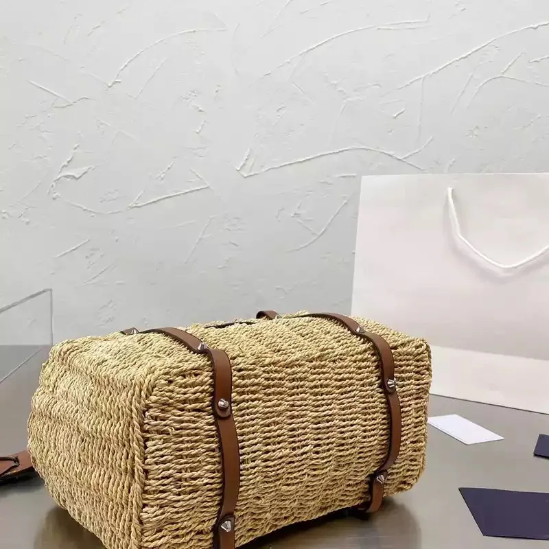 New fashion one-shoulder cane woven straw woven female leisure handbag holiday beach bag large capacity woven shopping bag
New fashion one-shoulder cane woven straw woven female leisure handbag holiday beach bag large capacity woven shopping bag