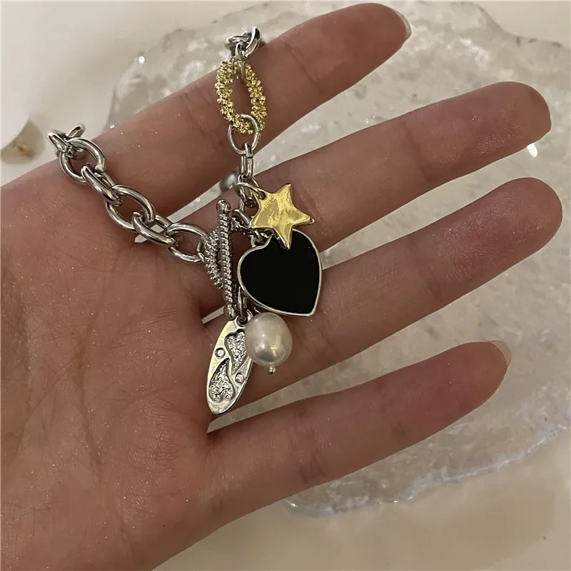 Bohemian Style Metal Necklace Maple Leaf Love Five-pointed Star Ins Pendant Clavicle Chain for Women Girls Gifts Hiphop Jewelry
Bohemian Style Metal Necklace Maple Leaf Love Five-pointed Star Ins Pendant Clavicle Chain for Women Girls Gifts Hiphop Jewelry