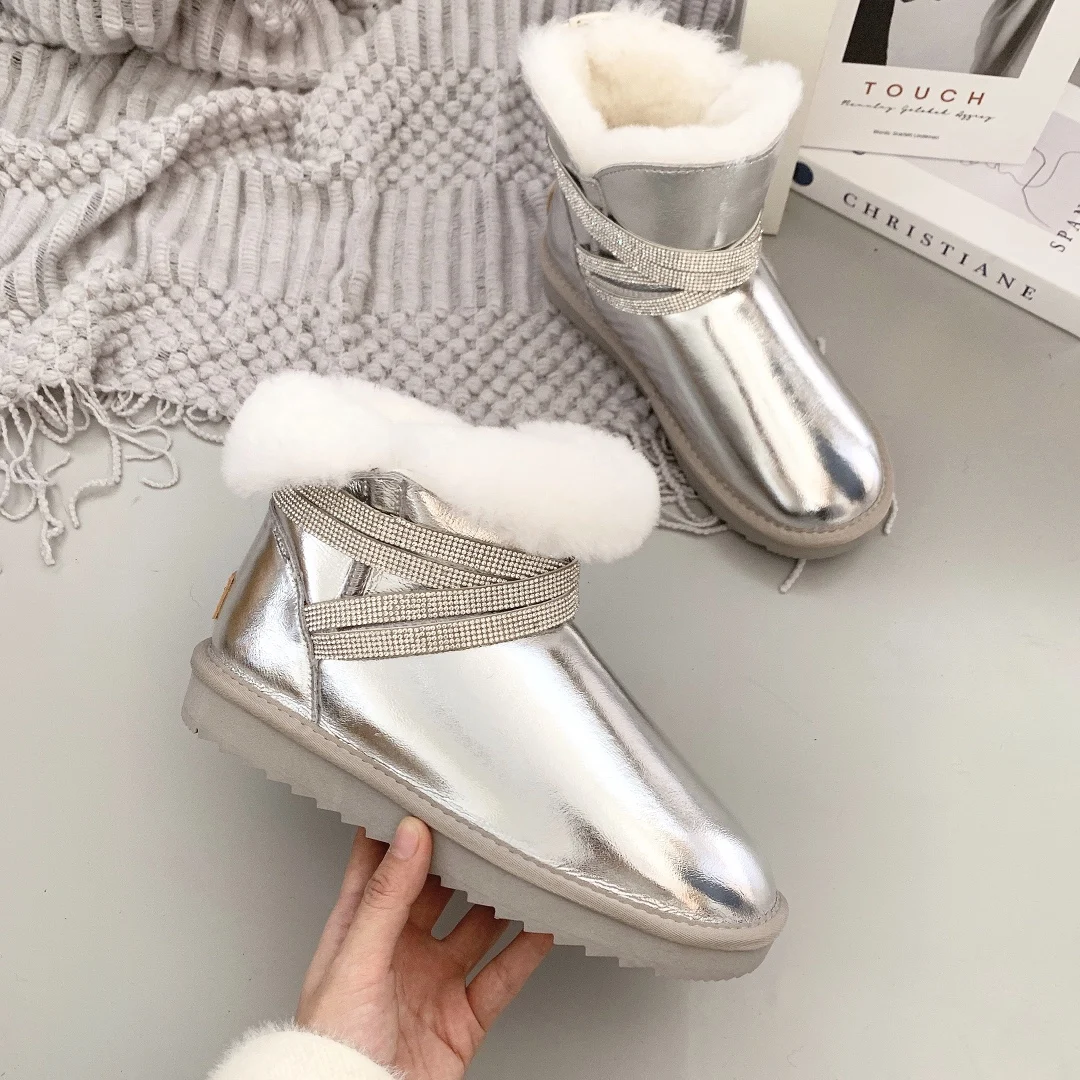 2021 winter leather round ol rhinestone casual flat silver and black warm snow boots
2021 winter leather round ol rhinestone casual flat silver and black warm snow boots