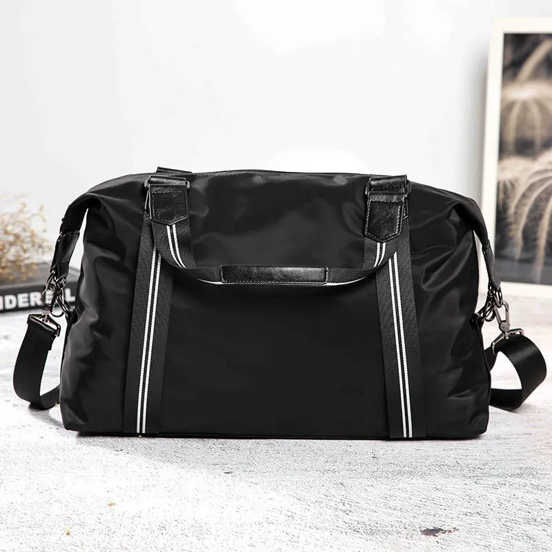 Waterproof Nylon Travel Duffle Bag Men Large Luggage Bag Solid Black Totes women Casual Handbag striped Vacation Shoulder Bags
Waterproof Nylon Travel Duffle Bag Men Large Luggage Bag Solid Black Totes women Casual Handbag striped Vacation Shoulder Bags