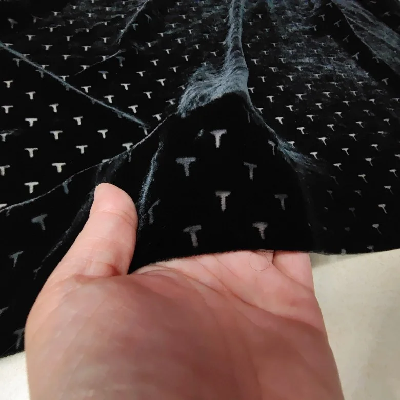 Black silk cotton fabric by the meter rotten flower velvet dress shirt 
Black silk cotton fabric by the meter rotten flower velvet dress shirt