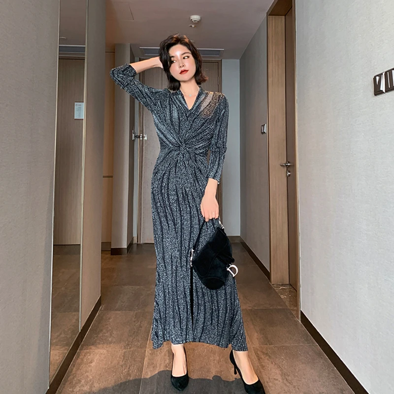 Elegant Women Long V-neck Party Dresses Ankle-Length Shine Dress Long Sleeve Silver Color Vestidos
Elegant Women Long V-neck Party Dresses Ankle-Length Shine Dress Long Sleeve Silver Color Vestidos