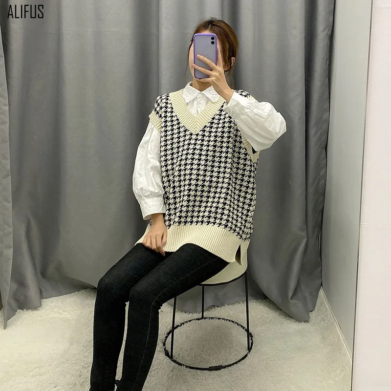 Classic contrast color houndstooth knitted vest vest autumn and winter new women's casual simple sleeveless knitted sweater top
Classic contrast color houndstooth knitted vest vest autumn and winter new women's casual simple sleeveless knitted sweater top