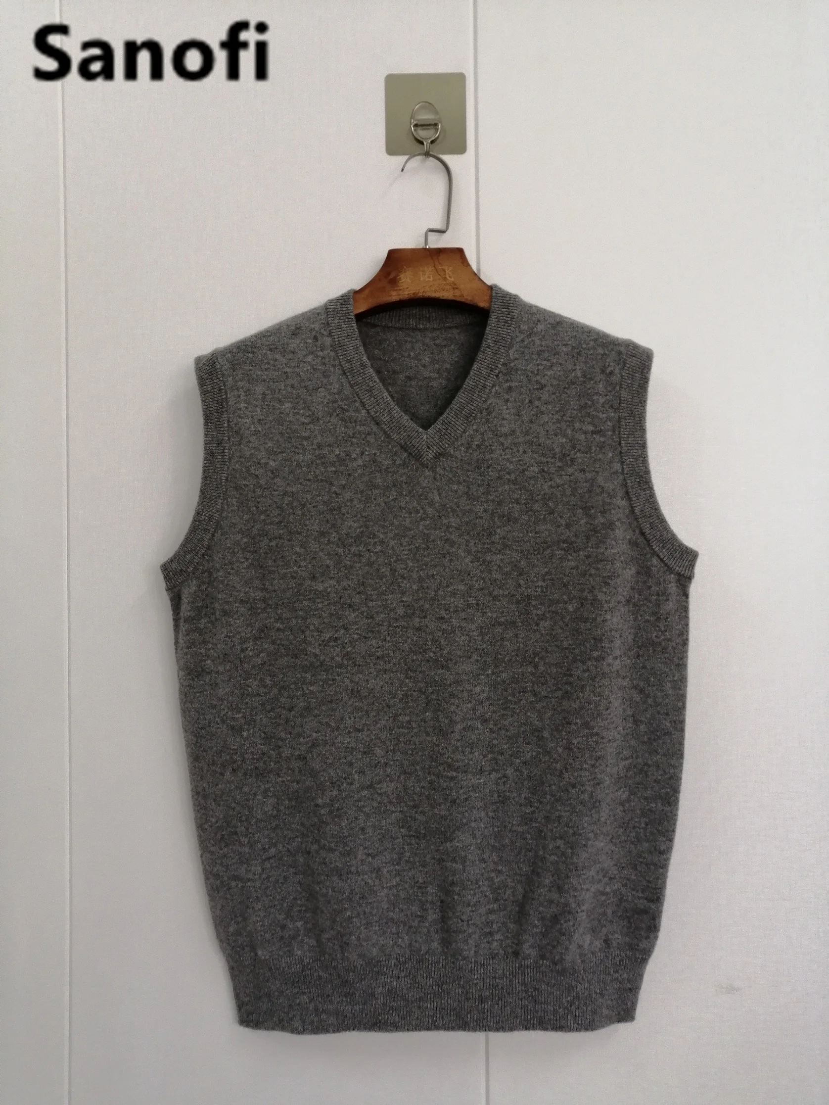 Sanofi Men's Cashmere Vest High Quality 100% Cashmere Business Men Classic V-NECK
Sanofi Men's Cashmere Vest High Quality 100% Cashmere Business Men Classic V-NECK