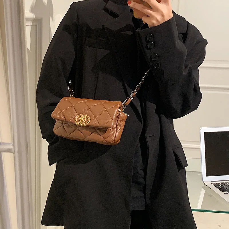 Fashionable Foreign Style Small Bag Women's New Lingge Chain Bag Versatile Simple Single Shoulder Messenger Small Square Bag
Fashionable Foreign Style Small Bag Women's New Lingge Chain Bag Versatile Simple Single Shoulder Messenger Small Square Bag