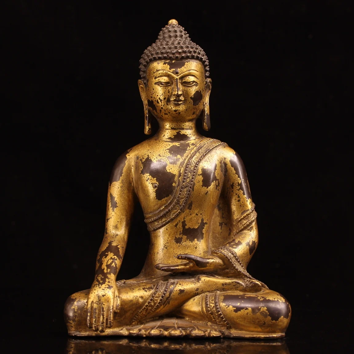 9" Tibet Buddhism Old Bronze Gilt Real gold Northern Wei Buddha Shakyamuni Buddha Sitting Buddha Enshrine the Buddha
9" Tibet Buddhism Old Bronze Gilt Real gold Northern Wei Buddha Shakyamuni Buddha Sitting Buddha Enshrine the Buddha