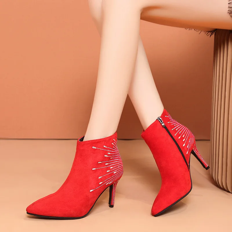 Женские ботильоны на высоком каблуке с острым носком, женская обувь, Новинка весна-осень 2021, современные ботинки из искусственной замши на тонком каблуке, женские ботинки 
Женские ботильоны на высоком каблуке с острым носком, женская обувь, Новинка весна-осень 2021, современные ботинки из искусственной замши на тонком каблуке, женские ботинки