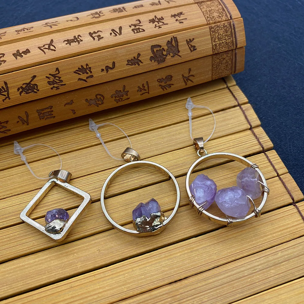 2 Piece of Natural Stone Amethyst Pendant Purple Round Pendant DIY Necklace Earrings Feminine Charm Jewelry Making Accessories
2 Piece of Natural Stone Amethyst Pendant Purple Round Pendant DIY Necklace Earrings Feminine Charm Jewelry Making Accessories