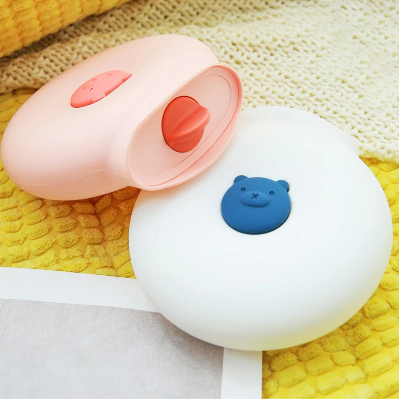 New Winter Silicone Cartoon Pig Hot Water Bottle PVC Pressure Relief Therapy Hot Water Bottle Soft And To Hands Covering
New Winter Silicone Cartoon Pig Hot Water Bottle PVC Pressure Relief Therapy Hot Water Bottle Soft And To Hands Covering
