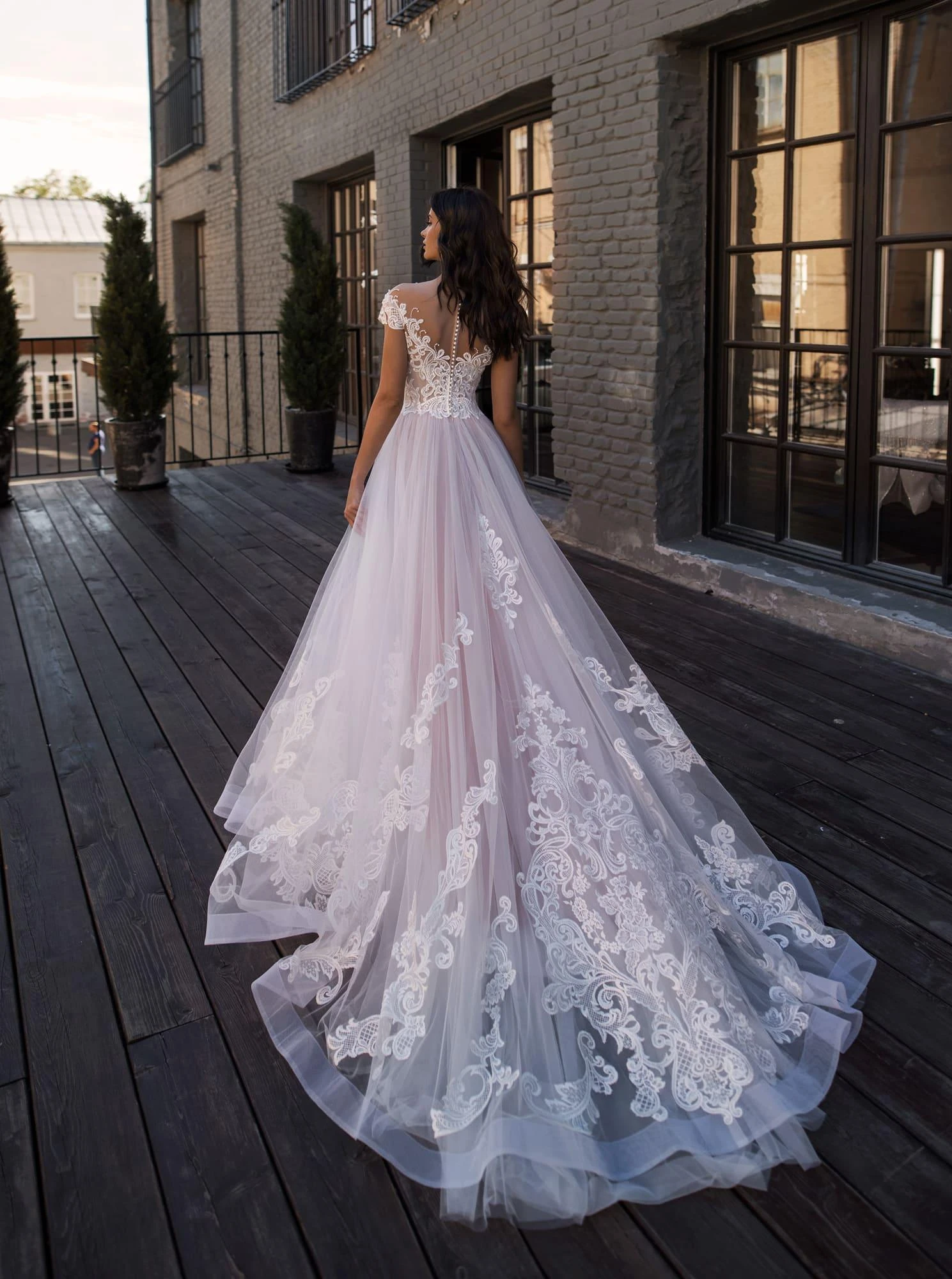 New Designl Appliques Lace V-Neck Cap Sleeve Tulle Beads A Line Wedding Dresses Boho Bridal Gown Vestido De Noiva
New Designl Appliques Lace V-Neck Cap Sleeve Tulle Beads A Line Wedding Dresses Boho Bridal Gown Vestido De Noiva