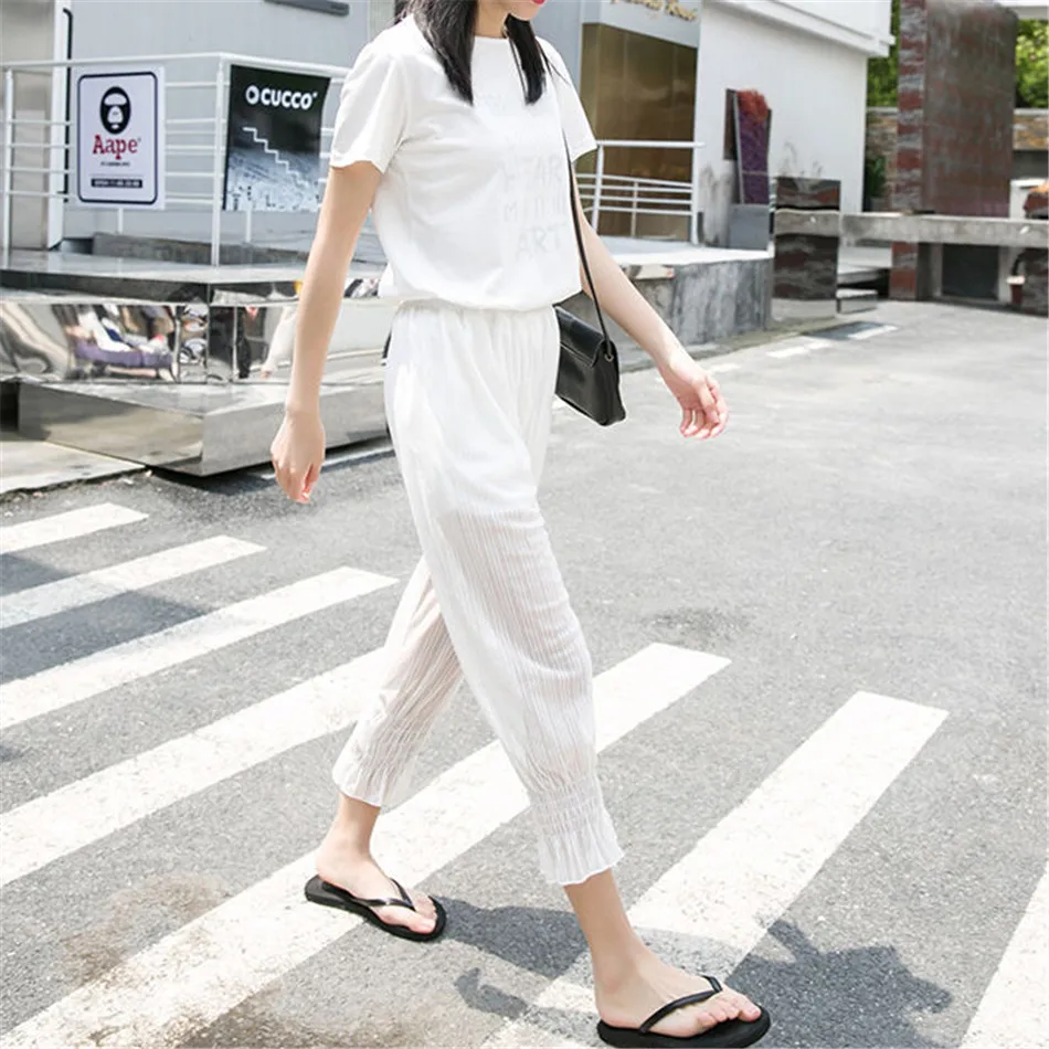 Summer 2021 New Ice Silk Chiffon Pleated Pants Women High Waist Drop Feeling Loose-Fitting Harem Ruffle Pant Thin Casual Pants 
Summer 2021 New Ice Silk Chiffon Pleated Pants Women High Waist Drop Feeling Loose-Fitting Harem Ruffle Pant Thin Casual Pants