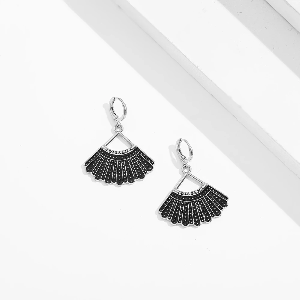 Vintage Geometric Black Feather Fan-shaped Drop Earrings for Women Fashion Hollow Drop Oil Metal Round Small Earrings Jewelry
Vintage Geometric Black Feather Fan-shaped Drop Earrings for Women Fashion Hollow Drop Oil Metal Round Small Earrings Jewelry