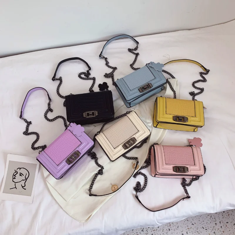 2021 trend fashion genuine leather solid color single shoulder messenger texture chain small bag single shoulder bag hot style
2021 trend fashion genuine leather solid color single shoulder messenger texture chain small bag single shoulder bag hot style