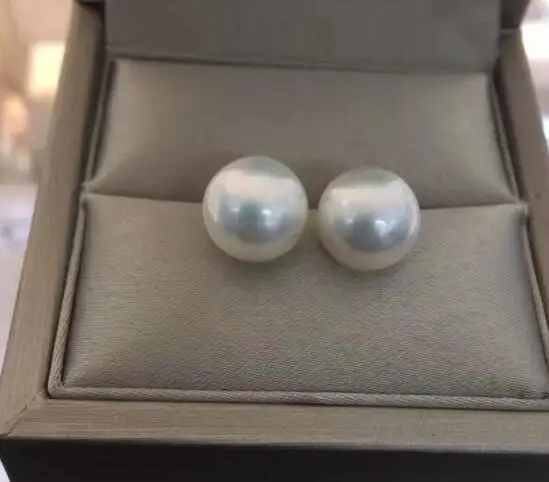 noble jewelry White SouthSea maba Pearl Stud Earrings
noble jewelry White SouthSea maba Pearl Stud Earrings