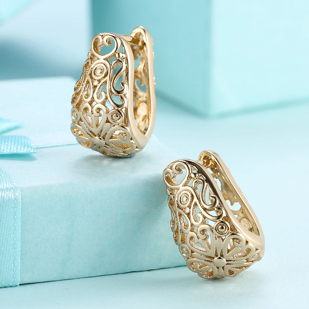 ZEMIOR Earrings For Women Vintage Flower Pattern Hollow Stud Earring Romantic Female Champagne Gold Fashion Jewelry Wedding Gift
ZEMIOR Earrings For Women Vintage Flower Pattern Hollow Stud Earring Romantic Female Champagne Gold Fashion Jewelry Wedding Gift