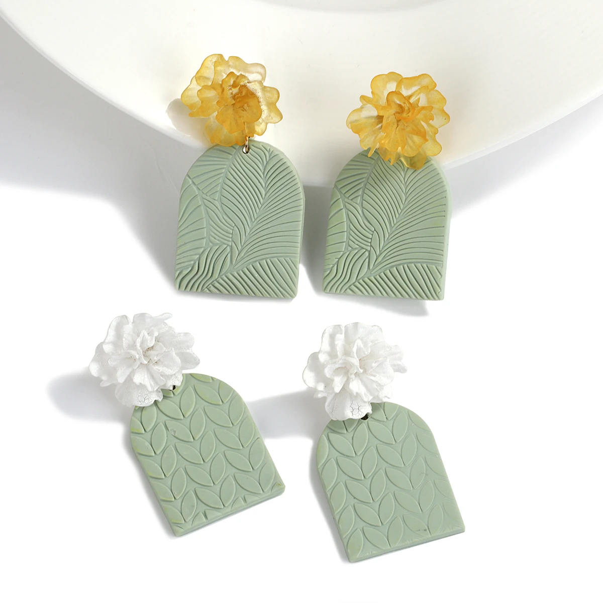 AENSOA Handamde Molded Leaf Pattern Flower Polymer Clay Earrings for Women Green Geometric Square Pendientes Earrings Jewelry
AENSOA Handamde Molded Leaf Pattern Flower Polymer Clay Earrings for Women Green Geometric Square Pendientes Earrings Jewelry