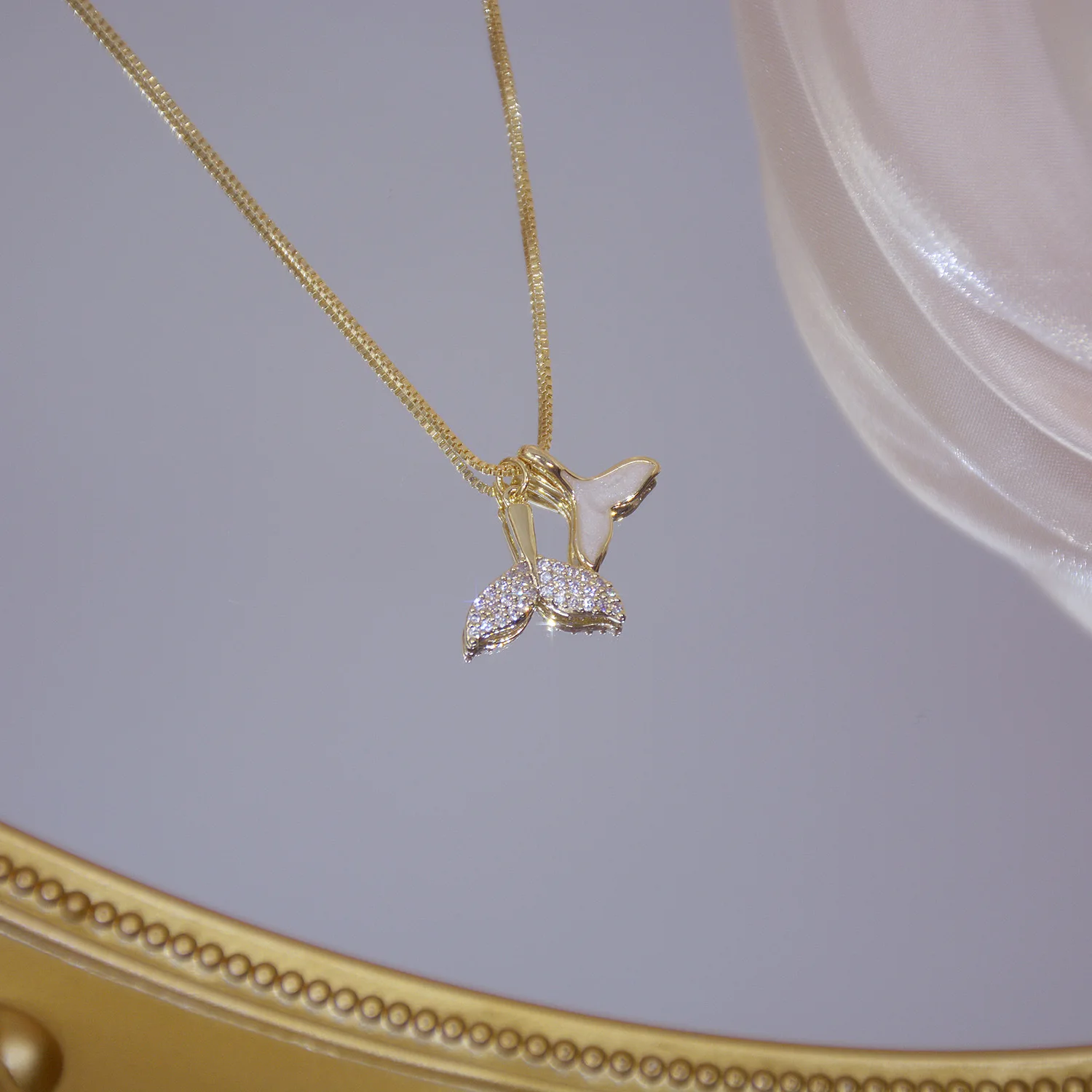 Korean Fashion 14k Real Gold Short Mermaid Short Necklace with Diamonds Necklace for Women Suitable for Students and Staff
Korean Fashion 14k Real Gold Short Mermaid Short Necklace with Diamonds Necklace for Women Suitable for Students and Staff