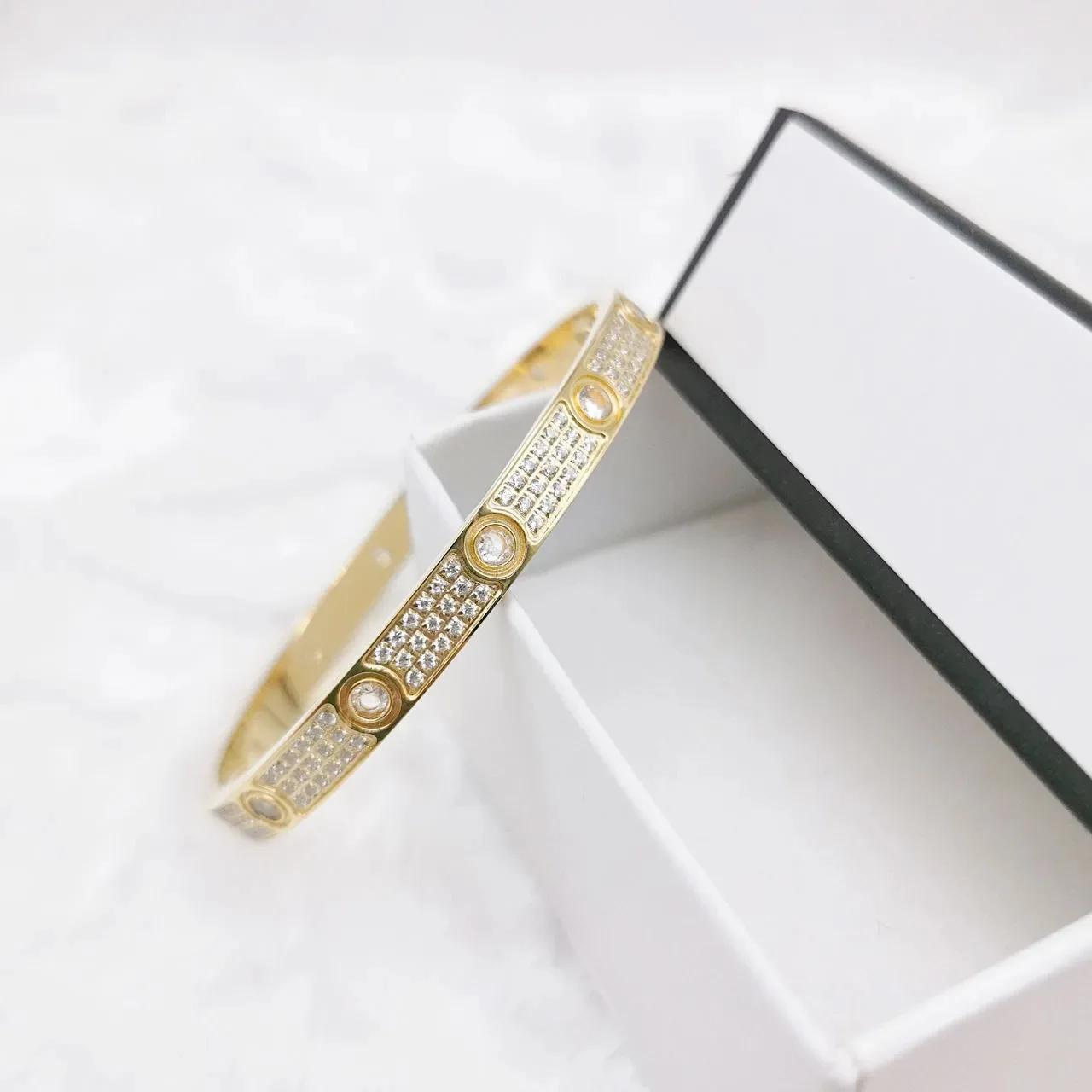 Fashion Luxury Brand Screw Elegant Full Crystal Bracelets Zircon Inlaid Classic Diamond Couple Love Bracelet Bangles Party Gift
Fashion Luxury Brand Screw Elegant Full Crystal Bracelets Zircon Inlaid Classic Diamond Couple Love Bracelet Bangles Party Gift