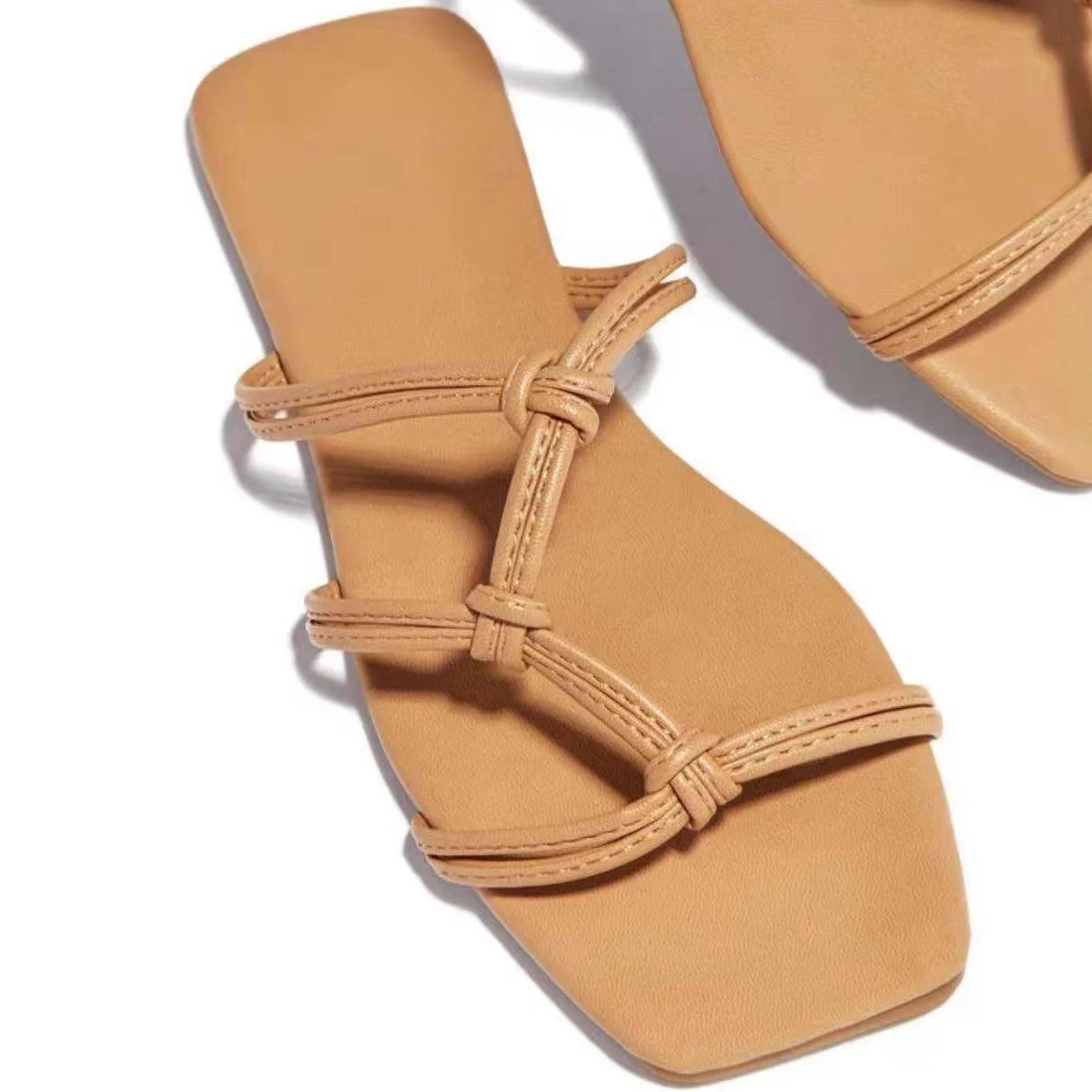 Summer slippers Fashion sexy roman style flat outdoor female slippers summer new style Plus Size 43 Beach Slipper women 2021
Summer slippers Fashion sexy roman style flat outdoor female slippers summer new style Plus Size 43 Beach Slipper women 2021