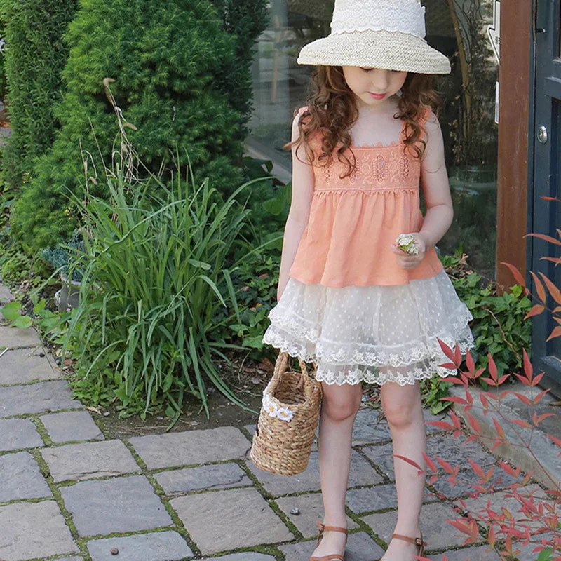 Summer Girls Sleeveless T-shirt New Cotton Embroidery Hollow Vest Korea Toddler Girl Solid Color Lace Sun-top Kids Clothes 2to8
Summer Girls Sleeveless T-shirt New Cotton Embroidery Hollow Vest Korea Toddler Girl Solid Color Lace Sun-top Kids Clothes 2to8