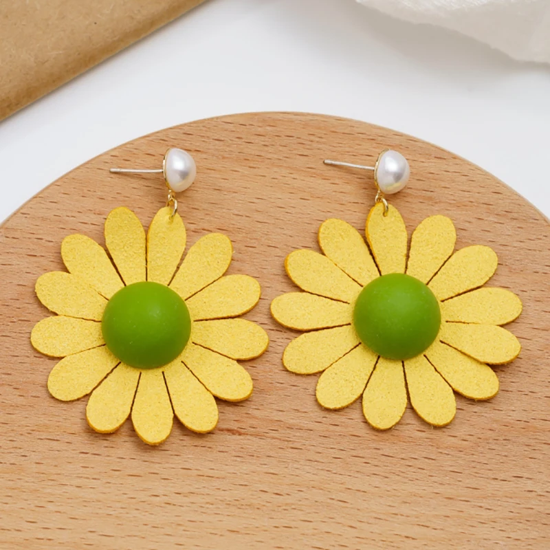 Jaeeyin 2021 Summer Trendy Personality Sweet Lovely Big Yellow Daisy Drop White Pearl Unusual Mashup Earring for Girls Children
Jaeeyin 2021 Summer Trendy Personality Sweet Lovely Big Yellow Daisy Drop White Pearl Unusual Mashup Earring for Girls Children
