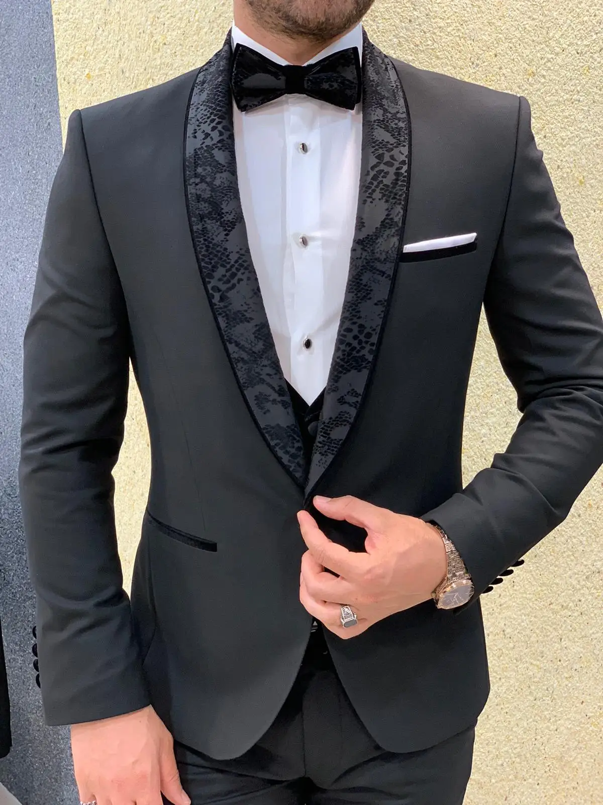 Mens 3 Pieces Suits Slim Fit One Button Shawl Collar Blazer Tux Vest & Trousers
Mens 3 Pieces Suits Slim Fit One Button Shawl Collar Blazer Tux Vest & Trousers