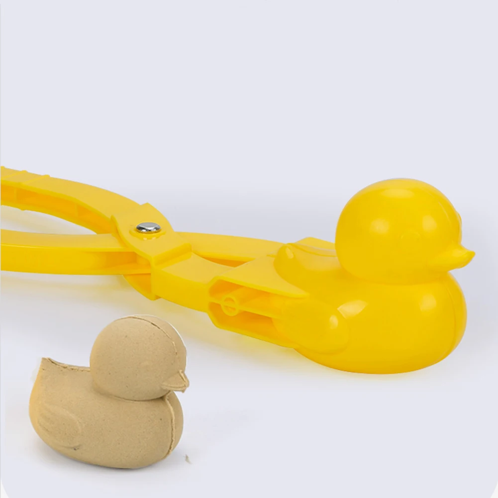 Snowball Maker Plastic Clip Kids Outdoor Sand Snow Ball Mold Toys Fight Duck Snowman Maker Clip Toy for Children
Snowball Maker Plastic Clip Kids Outdoor Sand Snow Ball Mold Toys Fight Duck Snowman Maker Clip Toy for Children