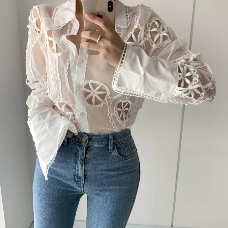 Spring Plus Size Lace White Blouse Women Hollow Out Floral Embroidery High Quality Shirt Sexy See Through Long Sleeve Top
Spring Plus Size Lace White Blouse Women Hollow Out Floral Embroidery High Quality Shirt Sexy See Through Long Sleeve Top