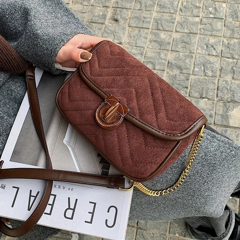

Роскошная красивая дизайнерская женская сумочка на цепочке от известного бренда, женская сумка через плечо из скраба 2021