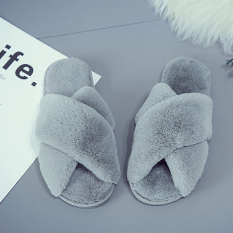 Fluffy Slippers Female Luxury Designer Furry Slides Rhinestone Insect Faux Fur Slippers Platform Fur Sandals Winter Warm Shoes
Fluffy Slippers Female Luxury Designer Furry Slides Rhinestone Insect Faux Fur Slippers Platform Fur Sandals Winter Warm Shoes