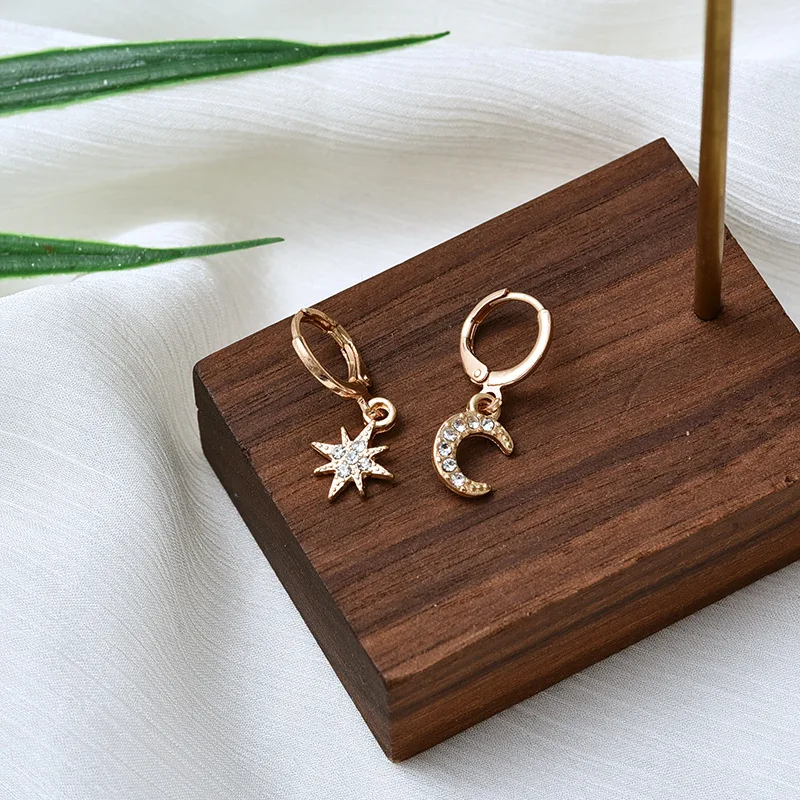 2020 Crystal Rhinestone Moon Star Earrings for Women Geometric Asymmetric Drop Dangle Earrings Female Korean Jewelry Gift
2020 Crystal Rhinestone Moon Star Earrings for Women Geometric Asymmetric Drop Dangle Earrings Female Korean Jewelry Gift