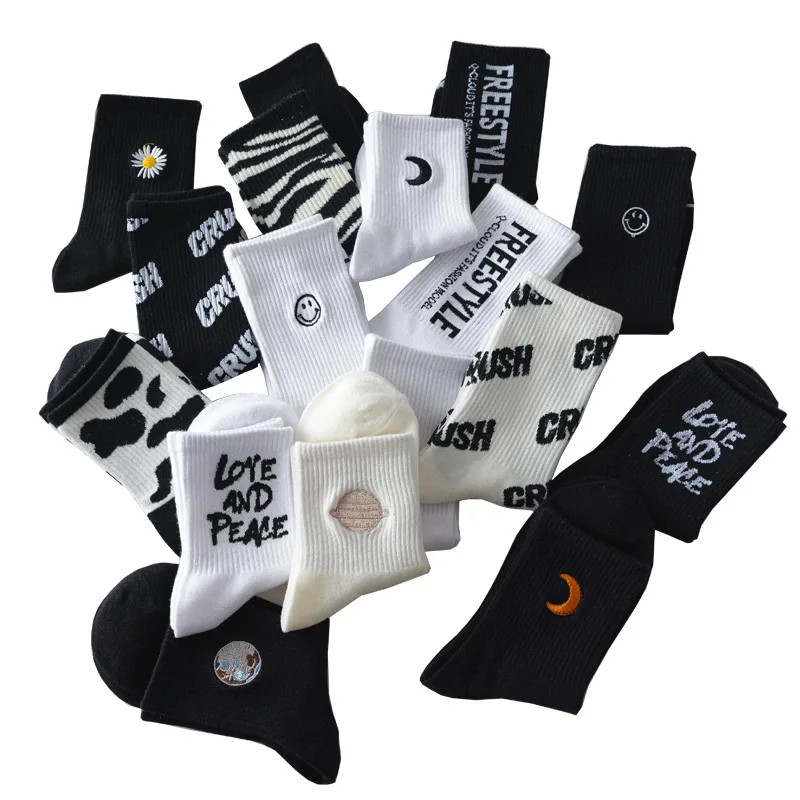 Women's Socks Cute White Black Harajuku Comfortable Cotton Fashion Letter Hiphop Embroidery Moon Smile Freestyle for Girl
Women's Socks Cute White Black Harajuku Comfortable Cotton Fashion Letter Hiphop Embroidery Moon Smile Freestyle for Girl
