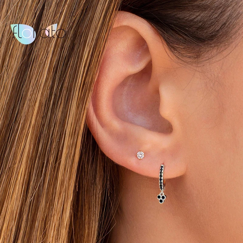 100% 925 Silver Hoop Earrings For Women 2021 Trend Huggie Earring Black & White Zircon Earrings Jewelry Pendientes Gifts
100% 925 Silver Hoop Earrings For Women 2021 Trend Huggie Earring Black & White Zircon Earrings Jewelry Pendientes Gifts