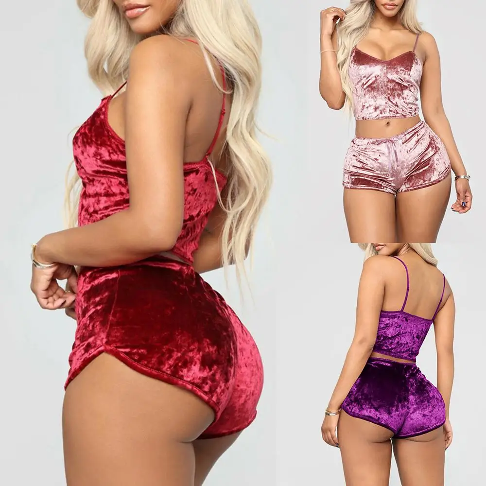 2021 Women 2pcs Velvet Sleepwear Sexy Spaghetti Strap Velvet Shorts Pajama Set Ladies Sleepwear female Pajama Party Set
2021 Women 2pcs Velvet Sleepwear Sexy Spaghetti Strap Velvet Shorts Pajama Set Ladies Sleepwear female Pajama Party Set