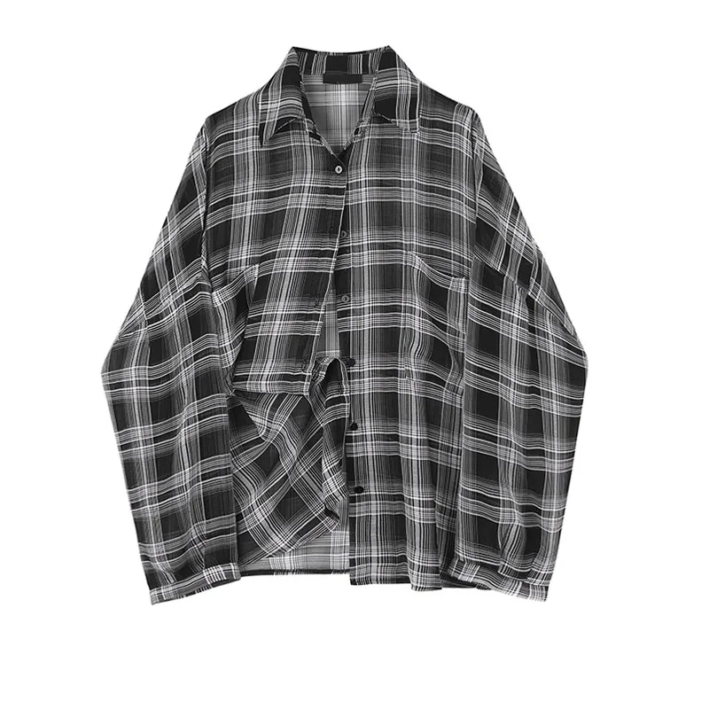 Plaid shirt top women's autumn 2021 new retro black and white shirt loose casual single-breasted wild lapel long-sleeved top
Plaid shirt top women's autumn 2021 new retro black and white shirt loose casual single-breasted wild lapel long-sleeved top