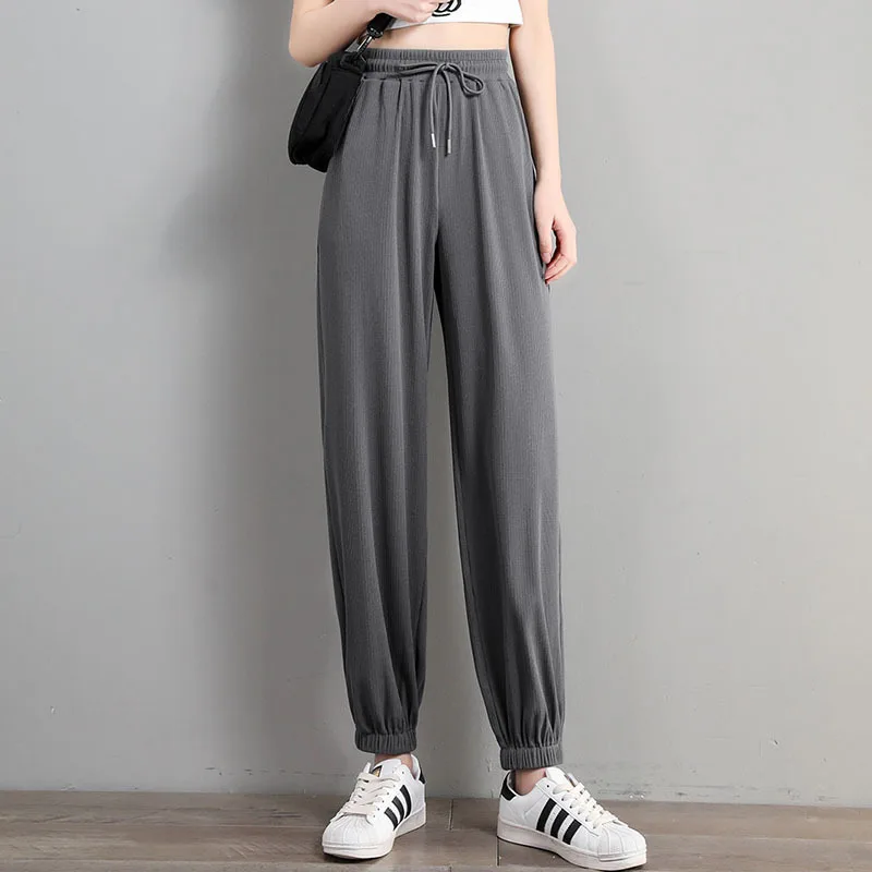 Sweatpants women summer thin ice silk cotton nine-point lantern Harun pants loose-fitting anti-mosquito casual cool pants girl
Sweatpants women summer thin ice silk cotton nine-point lantern Harun pants loose-fitting anti-mosquito casual cool pants girl