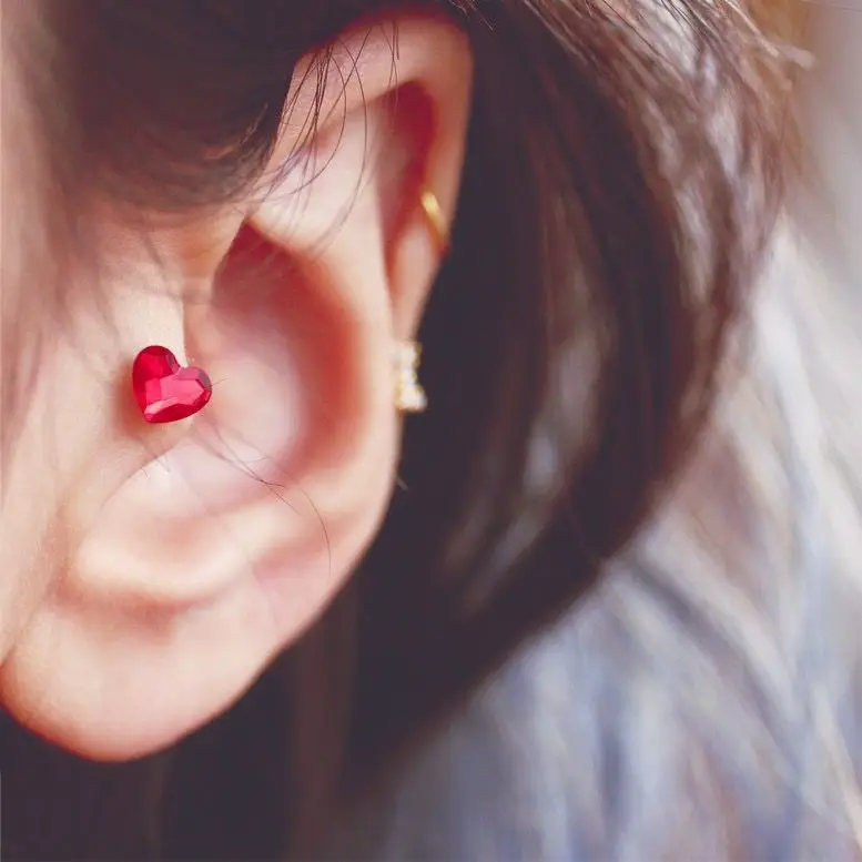 1PC Girl Mini Heart-shaped Ball Ear Studs Titanium Steel Ear Bone Stud Earrings Korean Style Unisex
1PC Girl Mini Heart-shaped Ball Ear Studs Titanium Steel Ear Bone Stud Earrings Korean Style Unisex