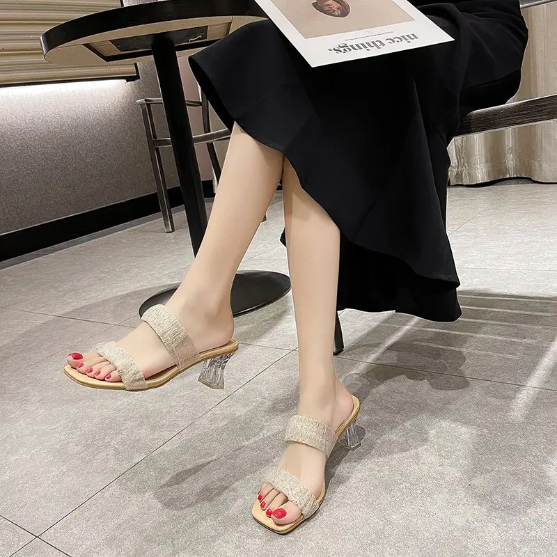 Summer New Women's Slippers Fashion All-match Sequins Embellishment Trend Open-toed Mature Sexy Women's Slippers
Summer New Women's Slippers Fashion All-match Sequins Embellishment Trend Open-toed Mature Sexy Women's Slippers