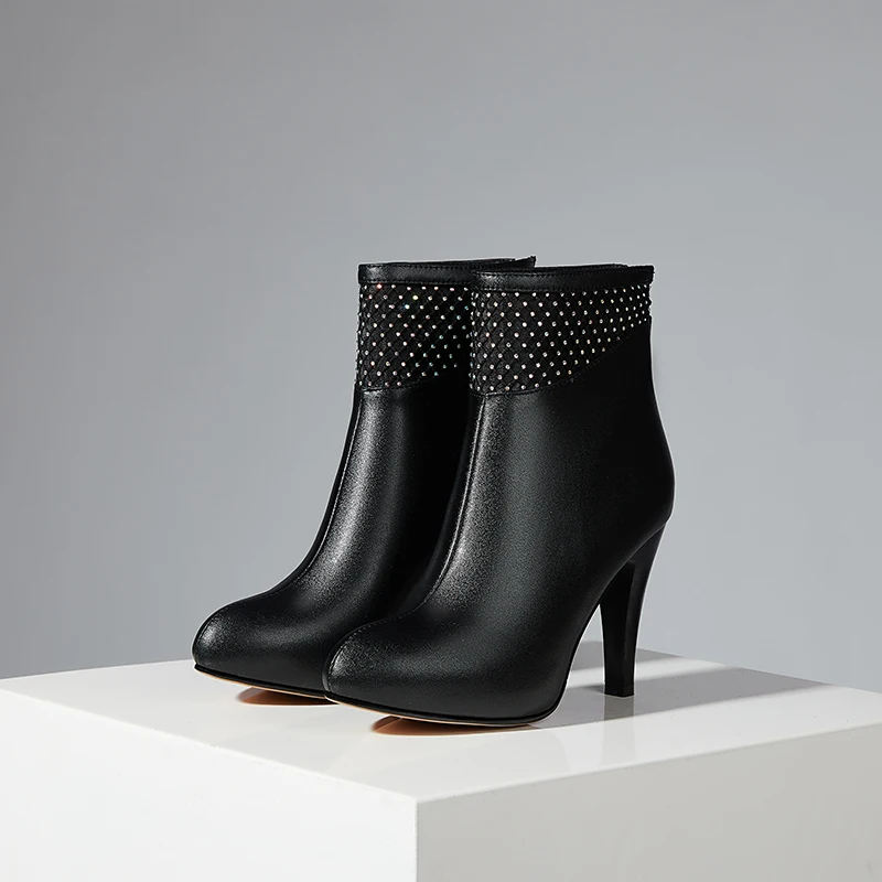 2020 Winter Big Size Women Ankle Boots Genuine Leather crystal high Heels platform Party Night Club Shoes Woman
2020 Winter Big Size Women Ankle Boots Genuine Leather crystal high Heels platform Party Night Club Shoes Woman