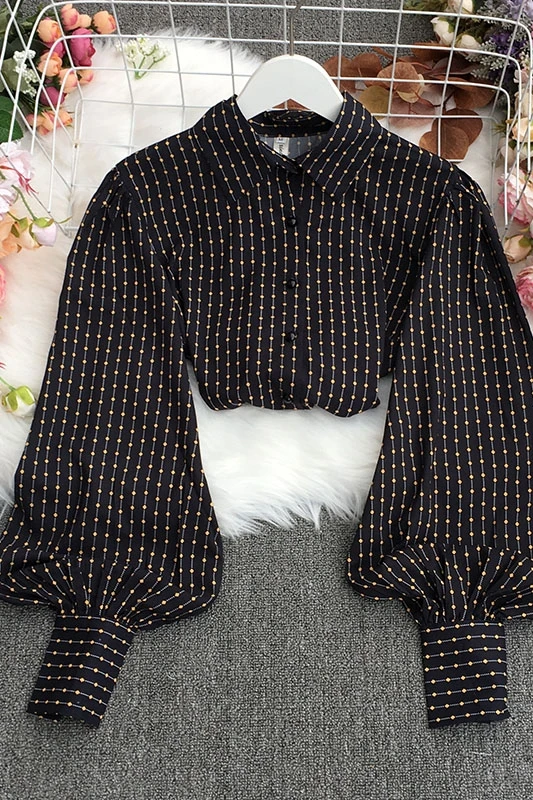 2021 New Spring Retro All-match turn-down collar Lantern Sleeve Shirt loose casual Gold Dot Chiffon Shirt Top
2021 New Spring Retro All-match turn-down collar Lantern Sleeve Shirt loose casual Gold Dot Chiffon Shirt Top