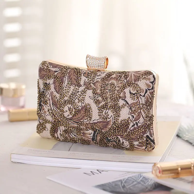 2021 New Linen Dinner Bag European and American Ladies Clutch Bag Evening Gift Bag New Bead Small Square Bag
2021 New Linen Dinner Bag European and American Ladies Clutch Bag Evening Gift Bag New Bead Small Square Bag