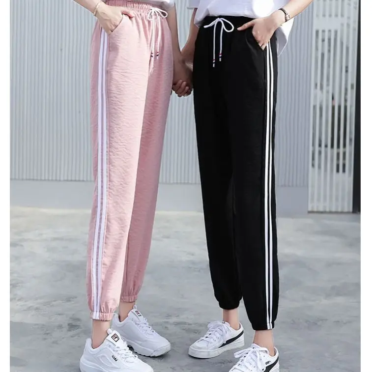 No Pilling, No Fading, Spring and Summer Student's Sports Pants, New Women's and Korean Fashion Loose Legged Casual Capris
No Pilling, No Fading, Spring and Summer Student's Sports Pants, New Women's and Korean Fashion Loose Legged Casual Capris