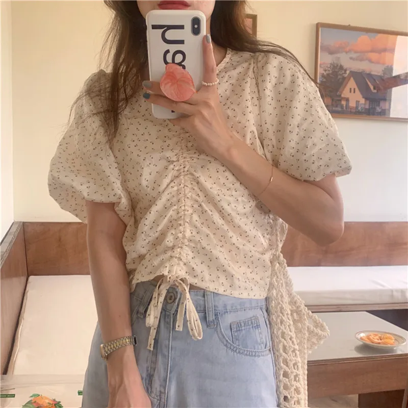 Летняя новая популярная женская рубашка HziriP с пышными рукавами и плиссированным V-образным вырезом и цветочным принтом 2021, милая шикарная м...
Летняя новая популярная женская рубашка HziriP с пышными рукавами и плиссированным V-образным вырезом и цветочным принтом 2021, милая шикарная м...