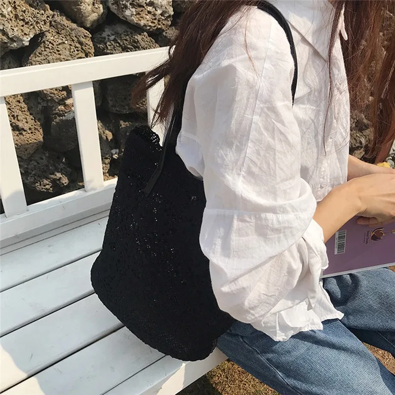 Women Shoulder Bag Large Capacity Lace Patchwork Floral New Femle Handbags Casual Bucket Crossbody Bag
Women Shoulder Bag Large Capacity Lace Patchwork Floral New Femle Handbags Casual Bucket Crossbody Bag