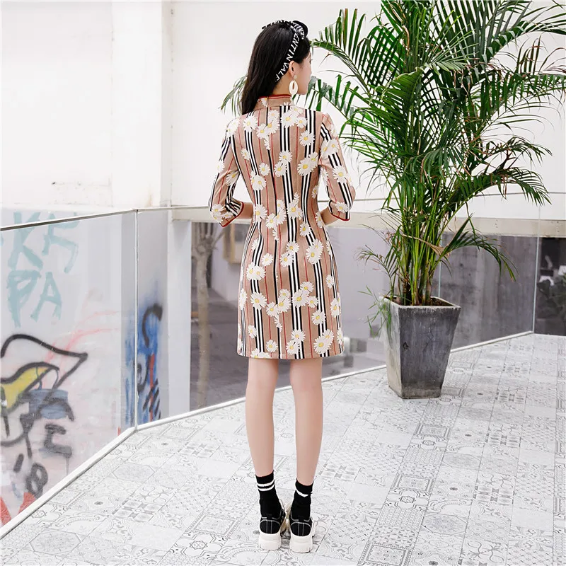 Novelty Flower Women Cheongsam Sexy Tight Short Qipao Chinese Traditional Mandarin Collar Dress Classic Half Sleeve Vestidos 3XL
Novelty Flower Women Cheongsam Sexy Tight Short Qipao Chinese Traditional Mandarin Collar Dress Classic Half Sleeve Vestidos 3XL