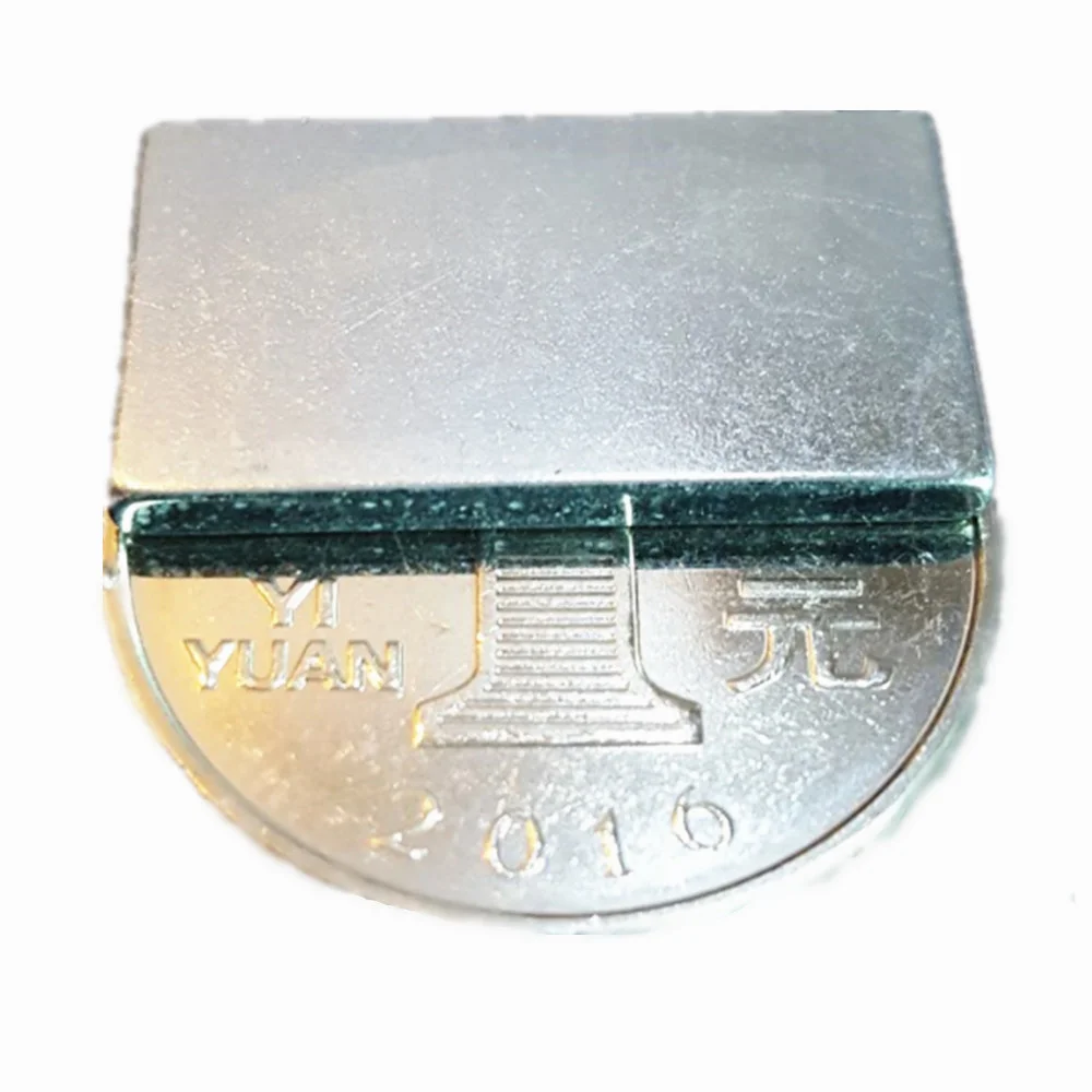 Магнит неодимовый NdFeB магниты для ротора для балансировки автомобиля 24x13,65x2 мм магнит 120C высокая температура
Магнит неодимовый NdFeB магниты для ротора для балансировки автомобиля 24x13,65x2 мм магнит 120C высокая температура